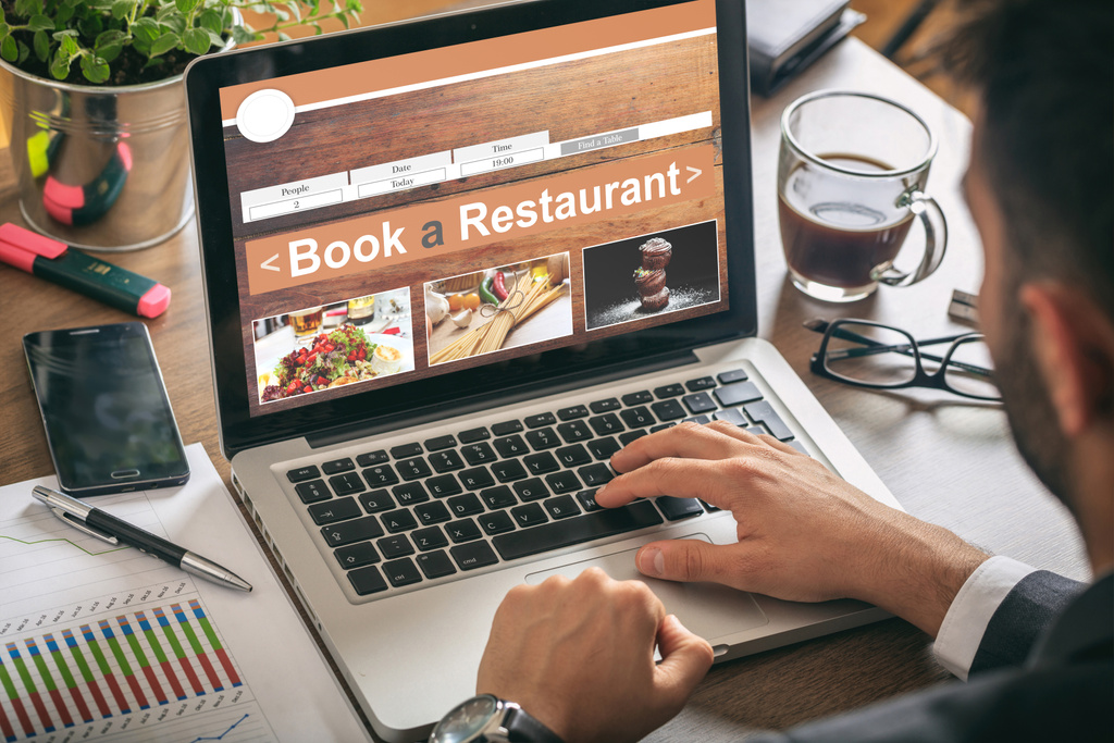 book restaurant